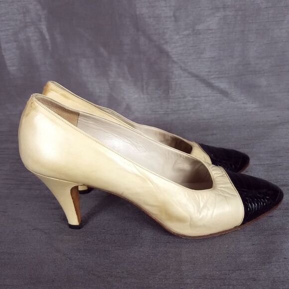 Chanel Vintage Cap Toe Tan Black Embossed Leather High Heel Pumps Size 9 - Picture 3 of 8